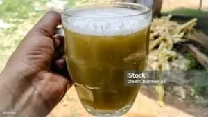 crushing the chips of sugarcane
